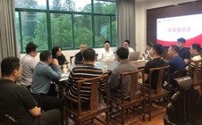 广州华立学院召开校友代表座谈会