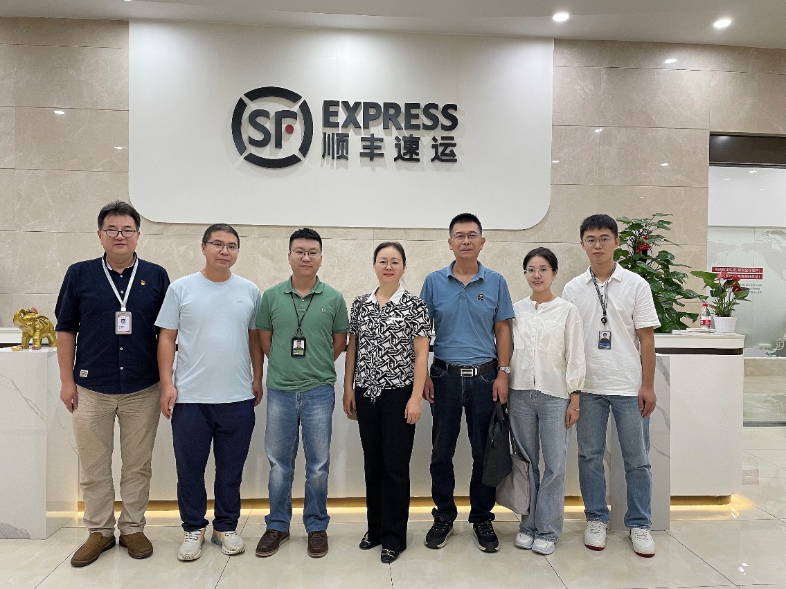 管理学院副院长黄小燕带队赴广州顺丰速运有限公司走访企业